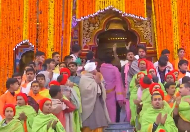 बद्रीनाथ मंदिर, कपाट खुलने का समय, चारधाम यात्रा 2026, उत्तराखंड मंदिर, धार्मिक यात्रा, हिंदू तीर्थ, दर्शन अपडेट